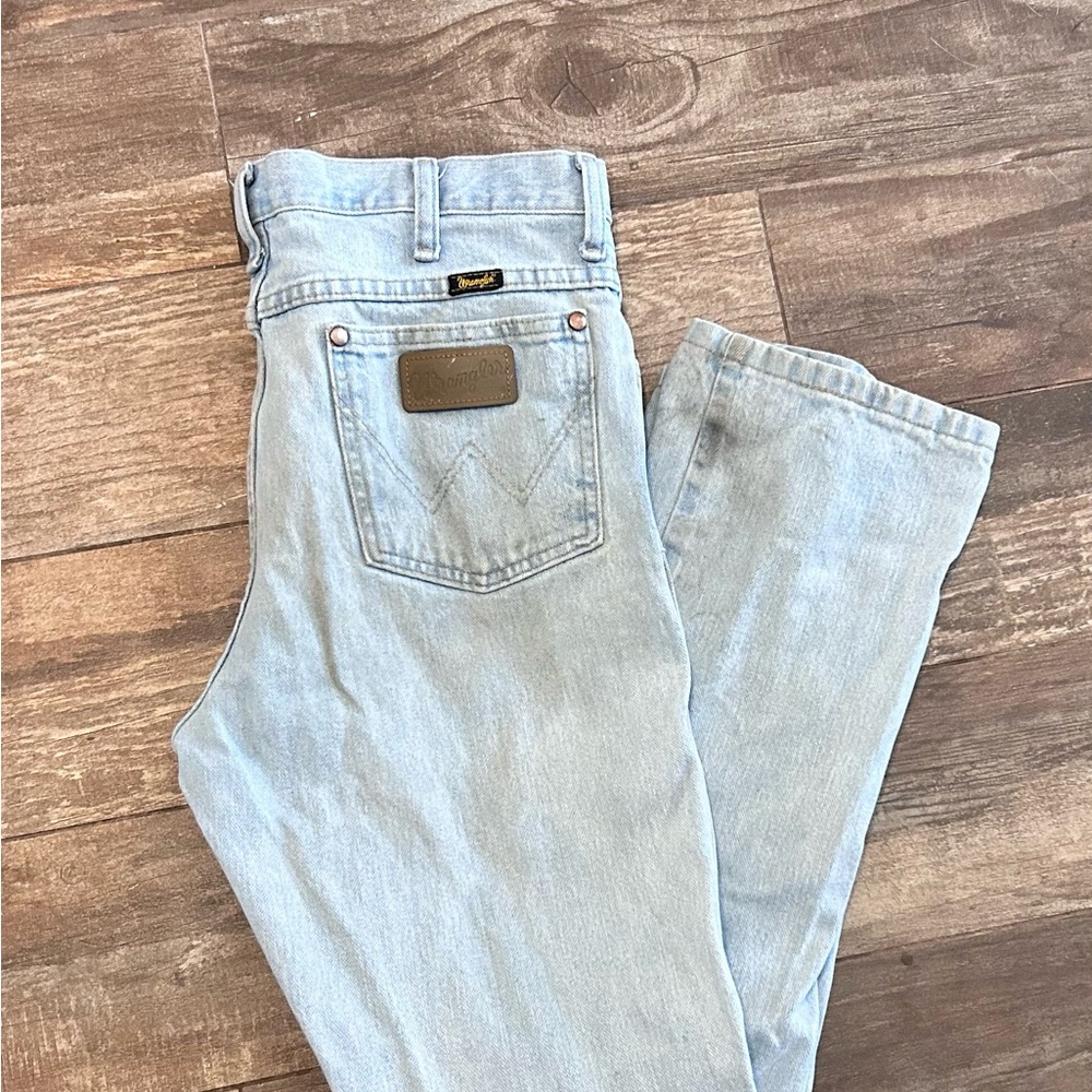 Wrangler Light Wash Straight Jeans
